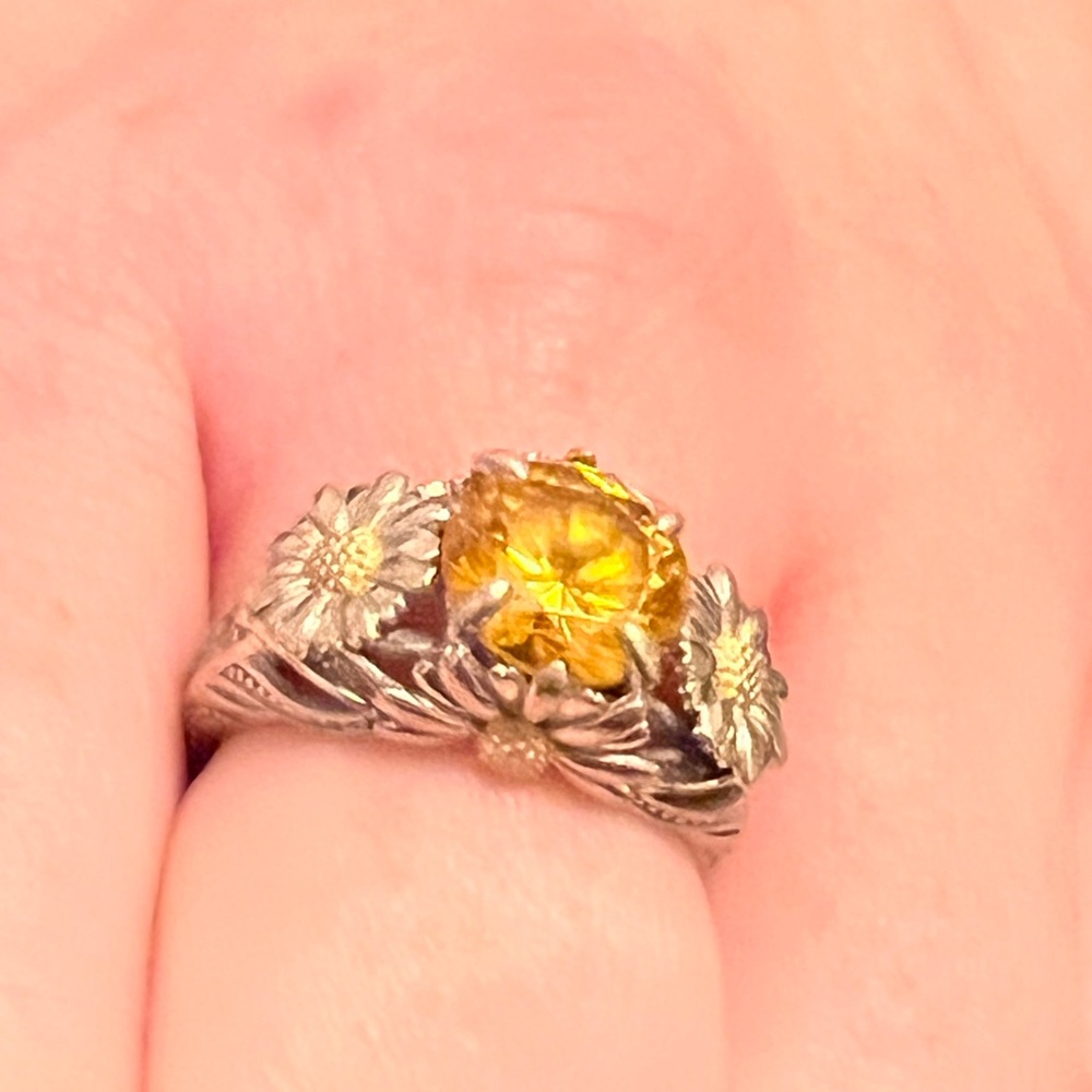 Silver and Yellow Women's Ring - Picture 3 of 6